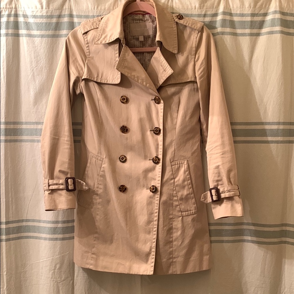 Banana Republic Tan Trench Coat Tailored Silhouette